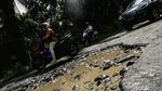 Awas! Jalan Gunung Sindur Arah Serpong Rusak
