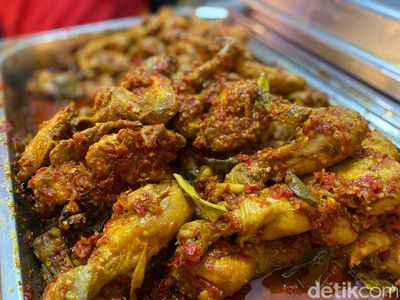 Ketagihan Lezatnya Ayam Renald Bumbu Pedas Manis