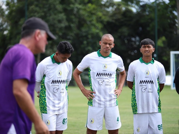 Bek PSS Sleman, Cleberson, saat sesi latihan, Jumat (31/1/2025).