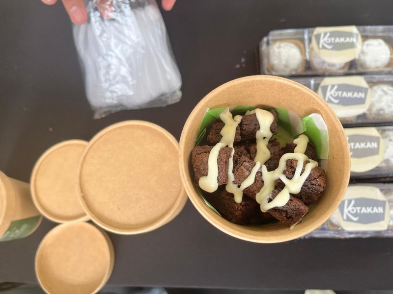 Cerita Laninka Jualan Mini Brownies Laku Puluhan Cup/Hari