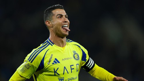 BURAYDAH, SAUDI ARABIA - JANUARY 30: Cristiano Ronaldo of Al Nassr celebrates after scoring the 1st goal during the Saudi Pro League at King Abduallah bin Abdualaziz  Sport City on January 30, 2025 in Buraydah, Saudi Arabia. (Photo by Yasser Bakhsh via Getty Images)