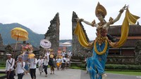 Badan Pusat Statistik (BPS) Provinsi Bali mencatat perekonomian Bali tumbuh 5,43 persen secara tahunan didorong oleh peningkatan transaksi keuangan dan kenaikan kunjungan wisatawan nusantara maupun mancanegara.  