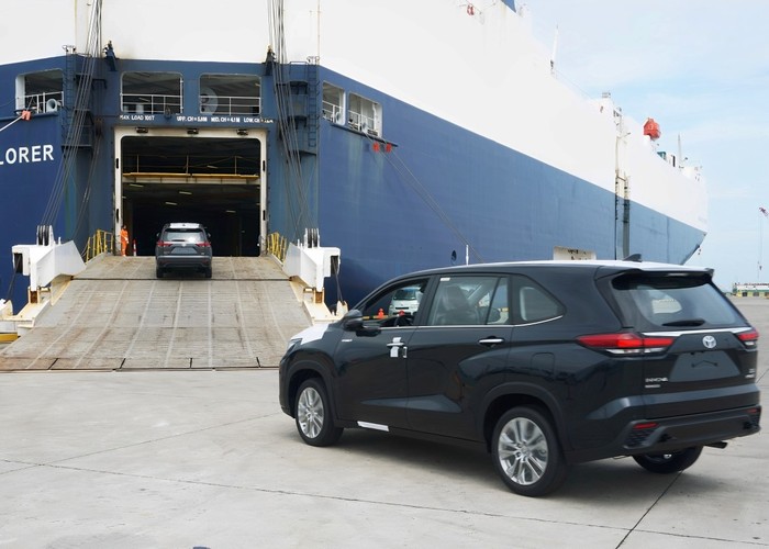 Ekspor mobil Toyota buatan Indonesia