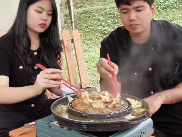 Frans Faisal Mesra Makan dan Belanja Bulanan Bareng Calon Istri