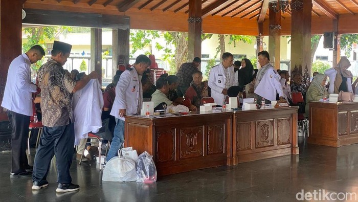 Gladi pelantikan 51 kades di Pendopo Dipayuda Adigraha Banjarnegara. Pelantikan rencananya akan dilakukan pada Senin (3/2/2025).