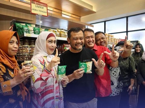 Gubernur Jateng Terpilih Ahmad Luthfi, Wakapolda Jateng, dan Founder PT SNJ Diana Dewi dengan produk dan pelaku UMKM yang difasilitasi masuk ke Toko Daging Nusantara di Semarang, Selasa (28/1/2025).