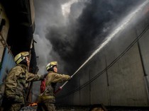 Gudang Mainan di Kosambi Terbakar, Asap Membubung