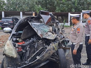 Kronologi 2 Pegawai Dinsos Jatim Tewas Kecelakaan di Tol Jombang