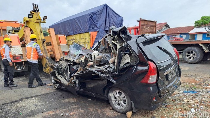 Kecelakaan di Tol Jombang tewaskan 2 pegawai Dinsos Jatim