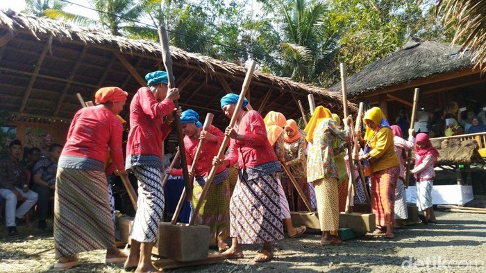 Kesenian buhun di Ciamis yang masih eksis.