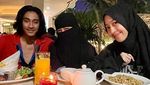 Keseruan Abidzar Al Ghifari Saat Masak Steak hingga Nasi Goreng