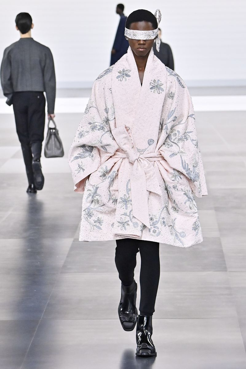 PARIS, FRANCE - JANUARY 24: A model walks the runway during the Dior Homme Ready to Wear Fall/Winter 2025-2026 fashion show as part of the Paris Men Fashion Week on January 24, 2025 in Paris, France. (Photo by Victor VIRGILE/Gamma-Rapho via Getty Images)