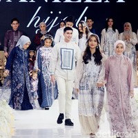 Inilah koleksi terbaru Brand Vanilla Hijab untuk baju lebaran 2025 bertempat di Sampoerna Strategic Square, Karet Semanggi, Jakarta Selatan, Kamis [30/1/2025]. Foto: Mohammad Abduh/detikcom.