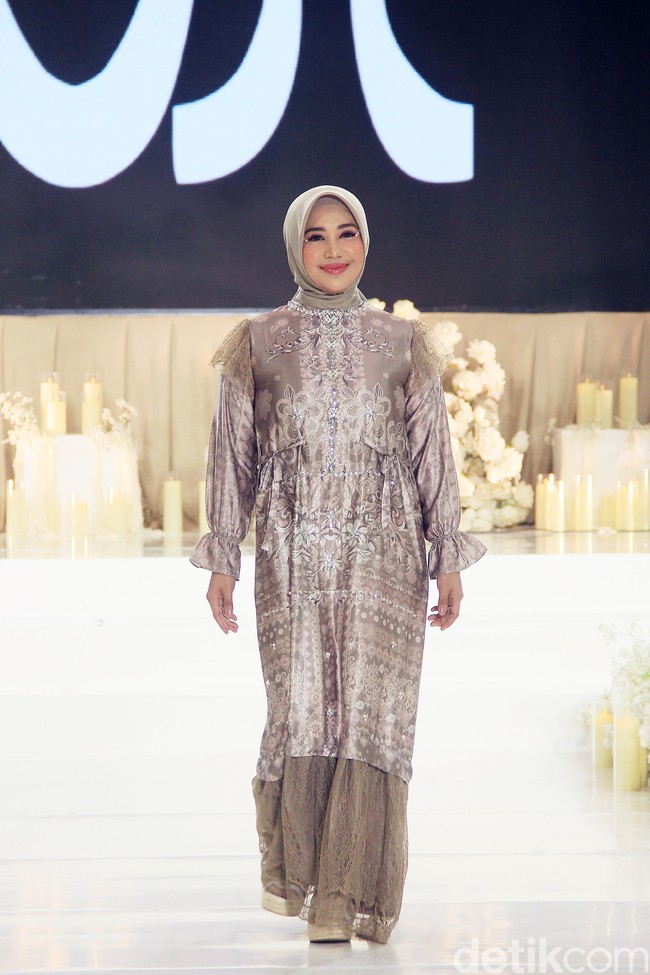 Inilah koleksi terbaru Brand Vanilla Hijab untuk baju lebaran 2025 bertempat di Sampoerna Strategic Square, Karet Semanggi, Jakarta Selatan, Kamis [30/1/2025]. Foto: Mohammad Abduh/detikcom.