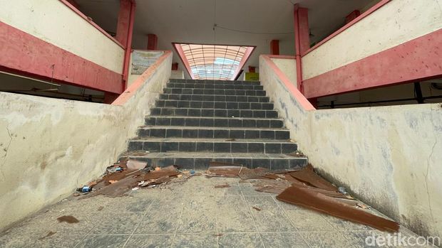 Kondisi pusat perbelanjaan Nanjung Asri di Pangandaran