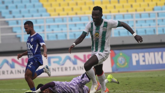 Laga Deltras FC PSPS Pekanbaru di Stadion Gelora Delta Sidoarjo