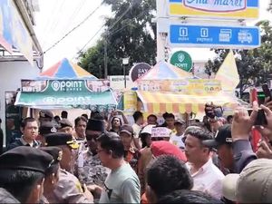 Massa Demo Tolak Indomaret di Barru, Khawatir Omzet Pedagang Kecil Turun