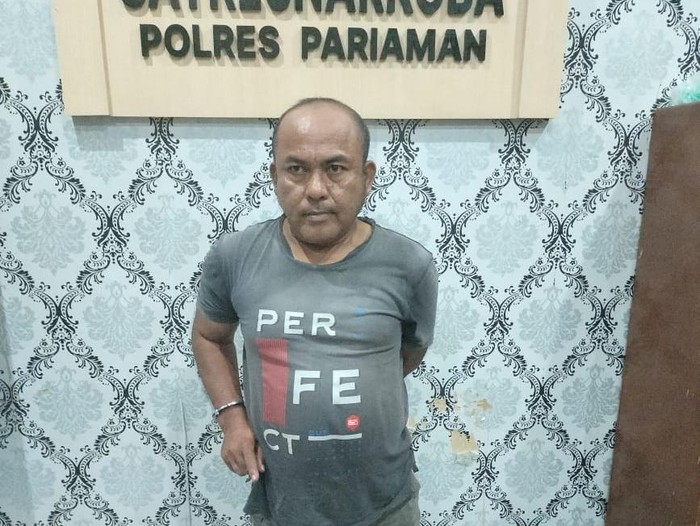 MS (49) saat diamankan jajaran Polres Pariaman