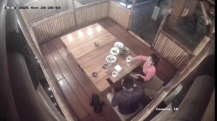 Penampakan terakhir Uswatun Khasanah bersama Antok sebelum dimutilasi di hotel