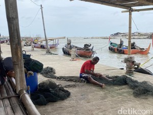Curhat Nelayan Semarang Terpaksa Cari Bon gegara Tak Bisa Melaut