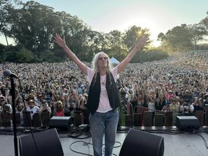 Duh! Patti Smith Batal Manggung di Brasil Usai Pingsan