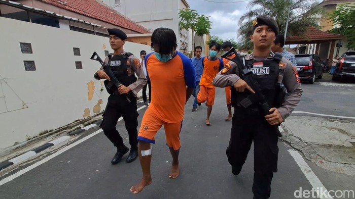 Pembunuhan di hutan jombang