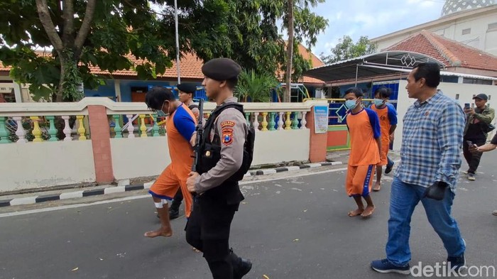 Pembunuhan di hutan jombang
