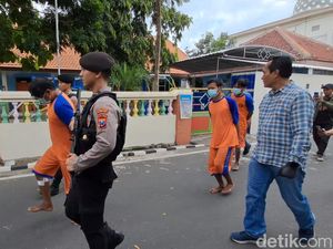 Detik-detik Pembunuhan Pria Berjaket Dihabisi Ramai-ramai Saat Dicekoki Miras