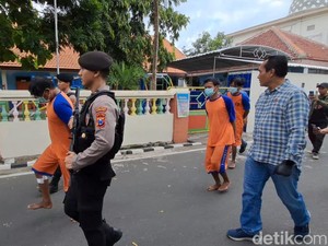 Detik-detik Pembunuhan Pria Berjaket Dihabisi Ramai-ramai Saat Dicekoki Miras