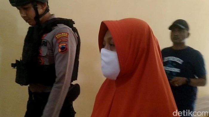 Jumpa pers kasus penipuan bermodus orang pintar bisa mengobati ilmu hitam di Mapolres Pekalongan, Jumat (31/1/2025).