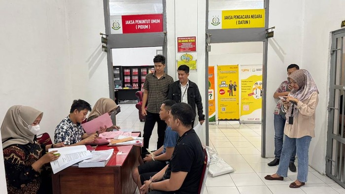 Polda Jambi melimpahkan berkas tahap II tersangka perusakan kotak suara Sungai Penuh