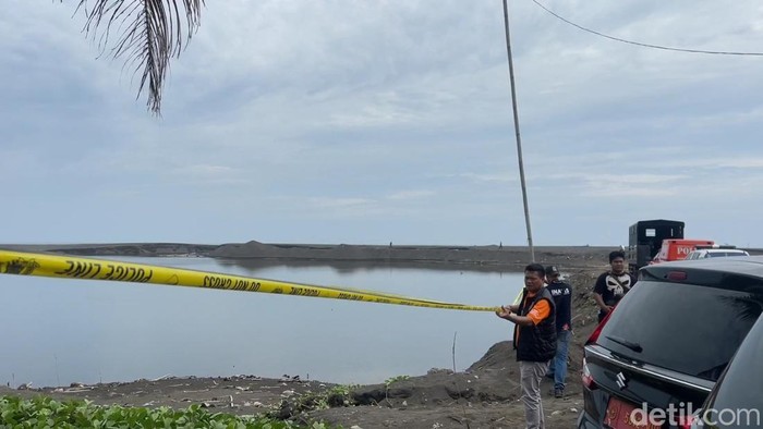 Polisi tutup tambang pasir ilegal di Tasikmalaya.