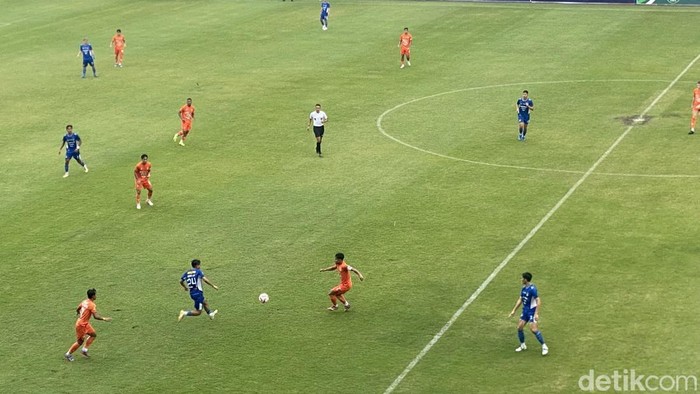Laga PSIM Jogja vs Persiraja Aceh di Stadion Mandala Krida, Kota Jogja, Jumat (31/1/2025).