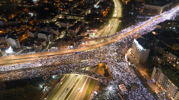 A drone shot shows Belgrade University students participating in a 24-hour blockade of a major junction during a protest against what demonstrators claim are government policies, corruption, and negligence blamed for the deaths in the November 2024 Novi Sad railway station disaster, in Belgrade, Serbia, January 27, 2025. REUTERS/Djordje Kojadinovic TPX IMAGES OF THE DAY