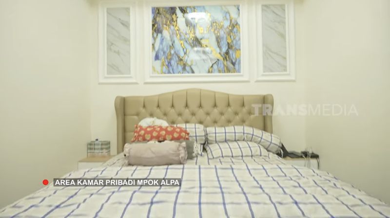 Rumah baru Mpok Alpa bergaya American Classic
