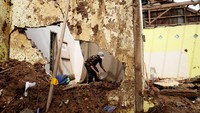 Bencana ini mengakibatkan korban empat orang meninggal dunia.