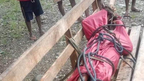 Tobias Otemusu ditemukan tewas setelah terseret banjir Sungai Siumate, Desa Naitae, Kecamatan Fatuleu Barat, Kabupaten Kupang, NTT, Jumat (31/1/2025) sore. (Dok. BPBD Kabupaten Kupang)