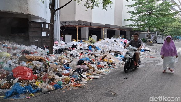 Tumpukan sampah di Pekanbaru (Raja Adil/detikcom)