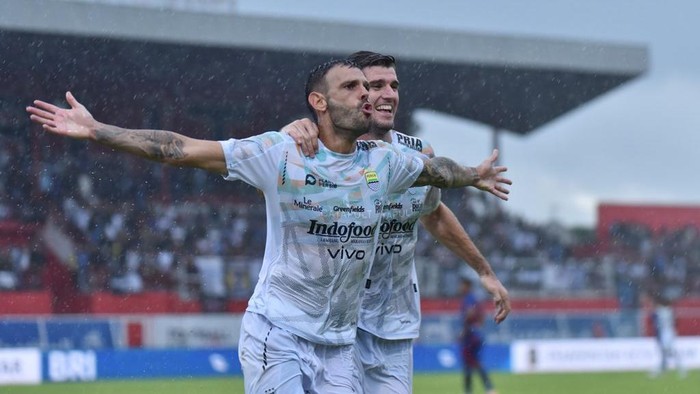 Tyronne del Pino.