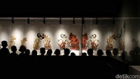 Sejumlah pelajar mengunjungi Museum Wayang, Kota Tua, Jakarta Barat Jumat (31/1/2024).