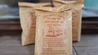Penggemar kopi bisa belanja kopi legendaris dari tahun 1943 di Kopi Bis Kota yang ada di Pasar Jatinegara. Foto: Site Culinary/Visual