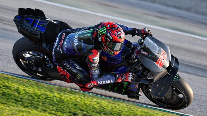 BARCELONA,  - NOVEMBER 19:  Fabio Quartararo of Monster Energy Yamaha MotoGP in action during the Official Barcelona Test held at Circuit de Barcelona-Catalunya in Montmelo, Barcelona, Catalonia, Spain on November 19, 2024.(Photo by Hazrin Yeob Men Shah/Icon Sportswire via Getty Images)
