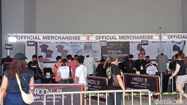 Antrean Fans di Konser Maroon 5 di Jakarta