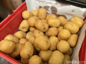 Blusukan Cicip Combro Viral di Gang Sempit yang Eksis Sejak 1992