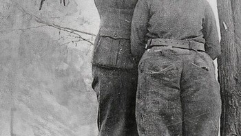 Lepa Radić, seorang remaja pemberani dari Serbia Bosnia, menjadi simbol perlawanan terhadap pendudukan Nazi selama Perang Dunia II. Pada usia 17 tahun, ia dieksekusi karena keberaniannya dalam melawan pasukan Nazi. Saat menghadapi kematian, Lepa diberi kesempatan untuk menyelamatkan dirinya sendiri dengan mengkhianati rekan-rekannya. Namun, ia dengan tegas menolak, menunjukkan kesetiaan yang tak tergoyahkan kepada rakyatnya. Foto: Instagram Histroy Cool Kids