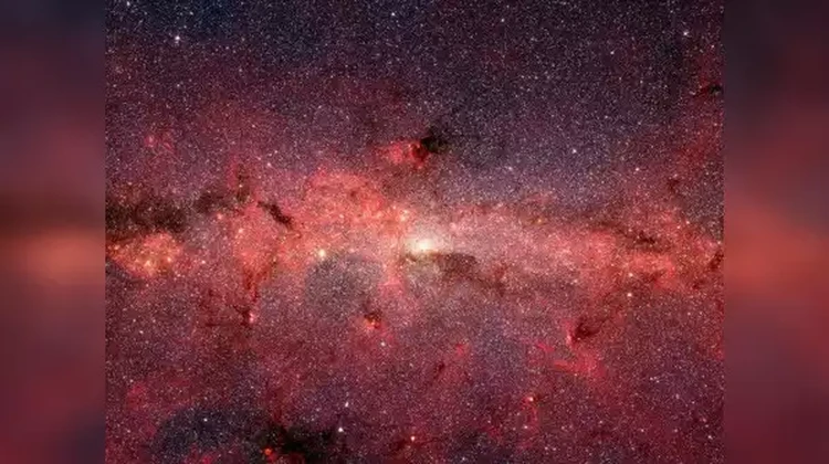 Galaxy Bimasakti Potret Galaksi Bimasakti (Milky Way) tempat kita tinggal adalah galaksi yang sangat indah. Simak pesonanya dari foto-foto yang dibagikan NASA berikut ini.