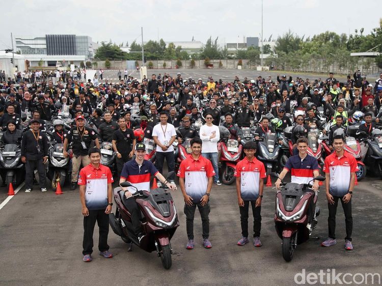 Joan Mir dan Luca Marini Sapa 500 Bikers Honda PCX