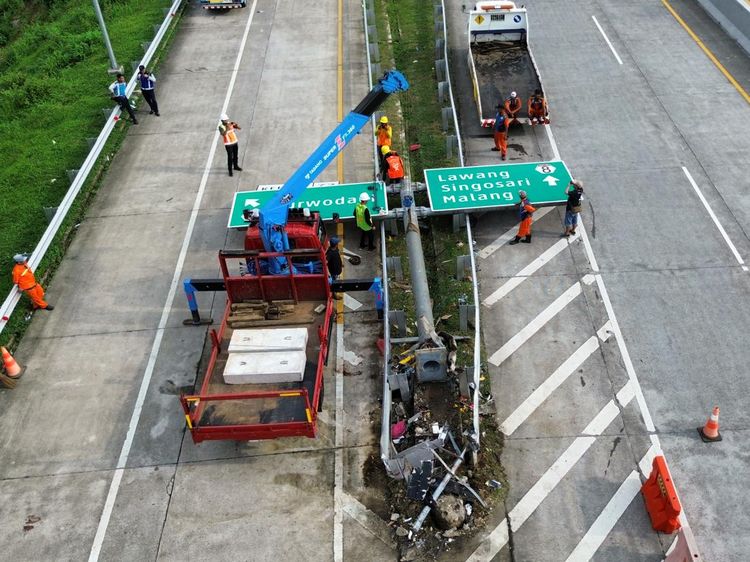 Bus Brimob Kecelakaan, 2 Siswa SMA Meninggal