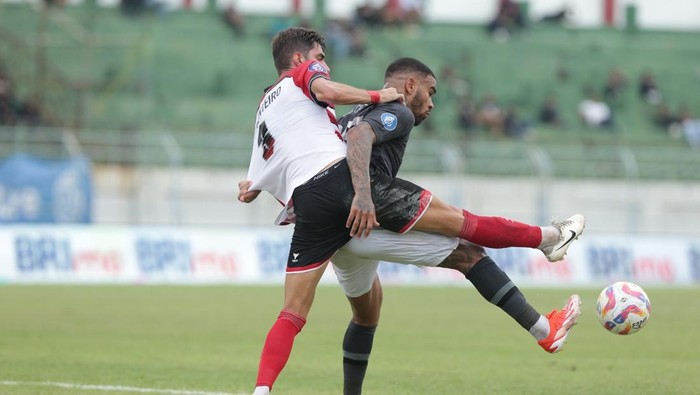 Laga Madura United melawan Persis Solo pada pekan ke-21 Liga 1 2024/2025 di Stadion Gelora Bangkalan, Sabtu (1/2/2025).