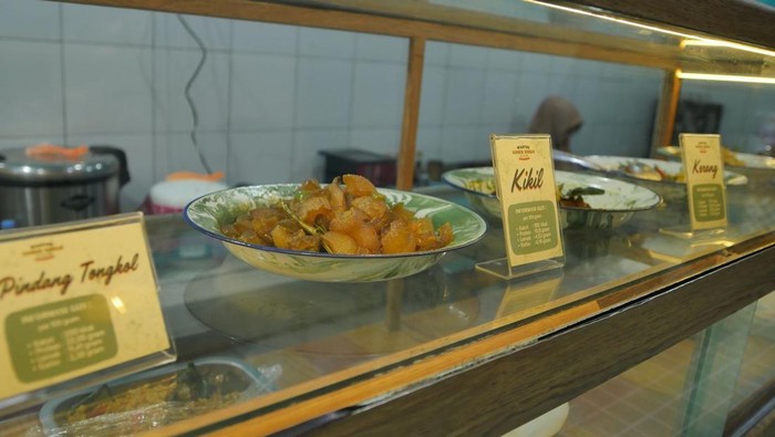 Menu di Warteg Sumber Berkah.